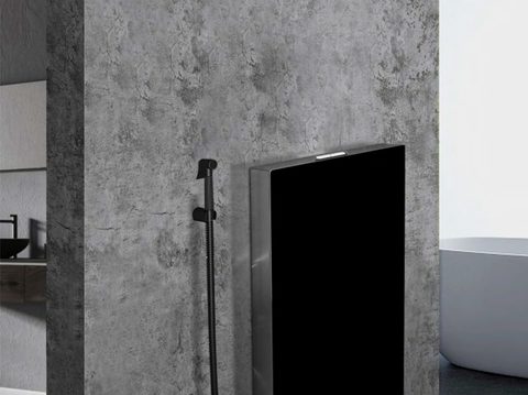All-in-one tank with black rock slab panel